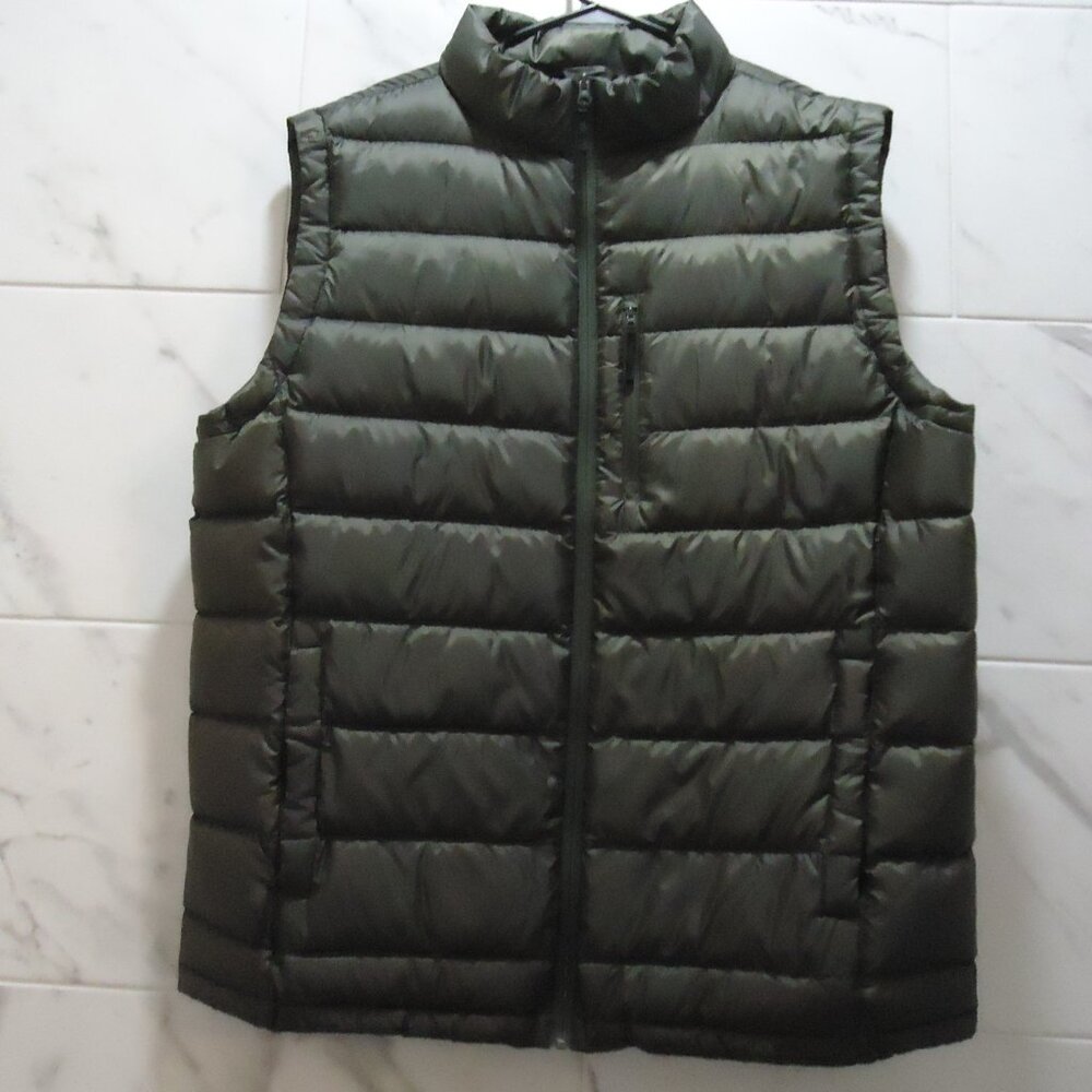 SIZE 2XL. Guide Gear military green down puffer vest.